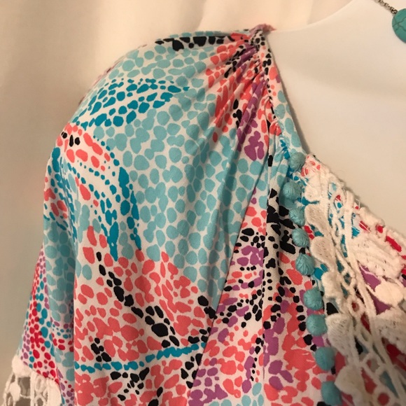 Crown and Ivy top with White lace. - Picture 6 of 8